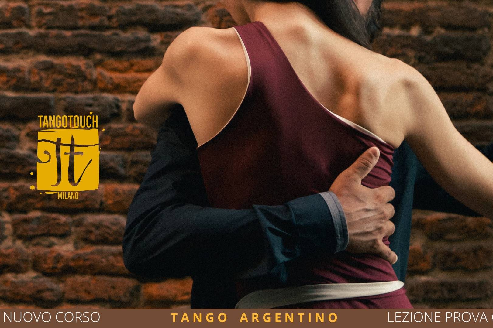 volantino del nuovo corso base di Tango Argentino a cura di Tango Touch con un abbraccio di tango in primo piano e il logo della scuola